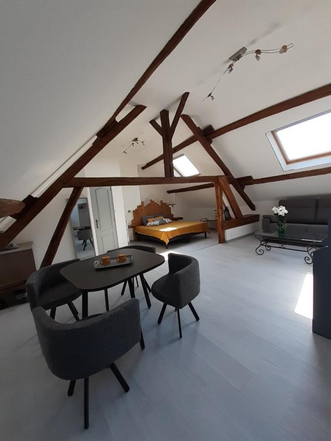 Bed and Breakfast La Bonne Adresse Val de Livre Екстер'єр фото