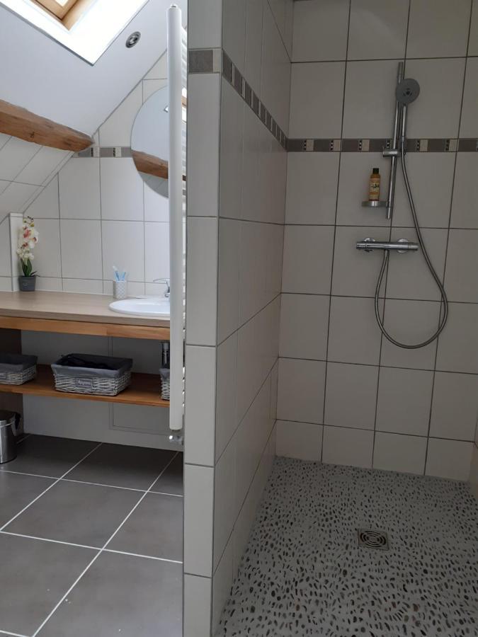 Bed and Breakfast La Bonne Adresse Val de Livre Екстер'єр фото
